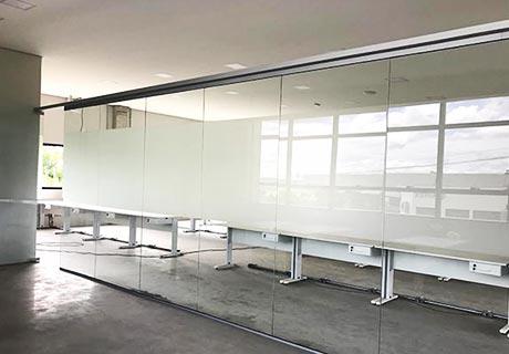 DIVISÓRIAS DE VIDRO